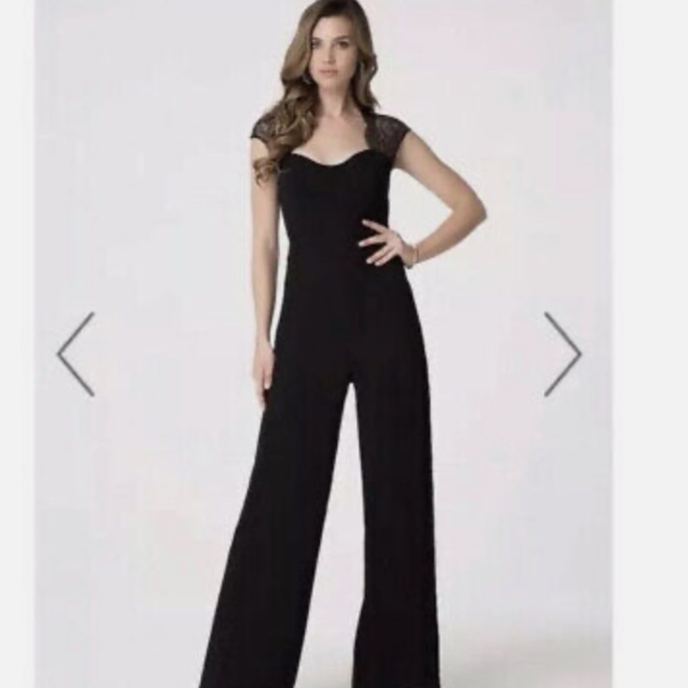 Bebe Black Scalloped Lace Crepe Jumpsuit Sz 6 new with tag